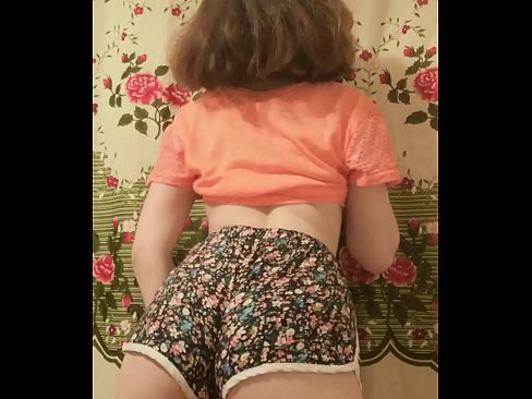 ❤️ Sexet ung babe laver en striptease ved at filme sine shorts på kamera ❤❌ Kvalitets sex at da.domhudognika.ru ❌️